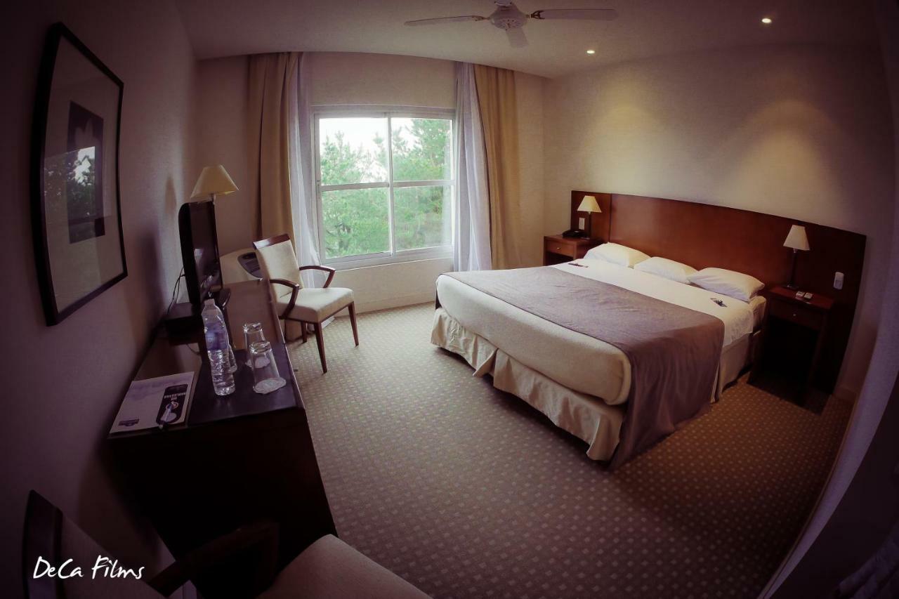 Elegance Hotel Tandil Kültér fotó